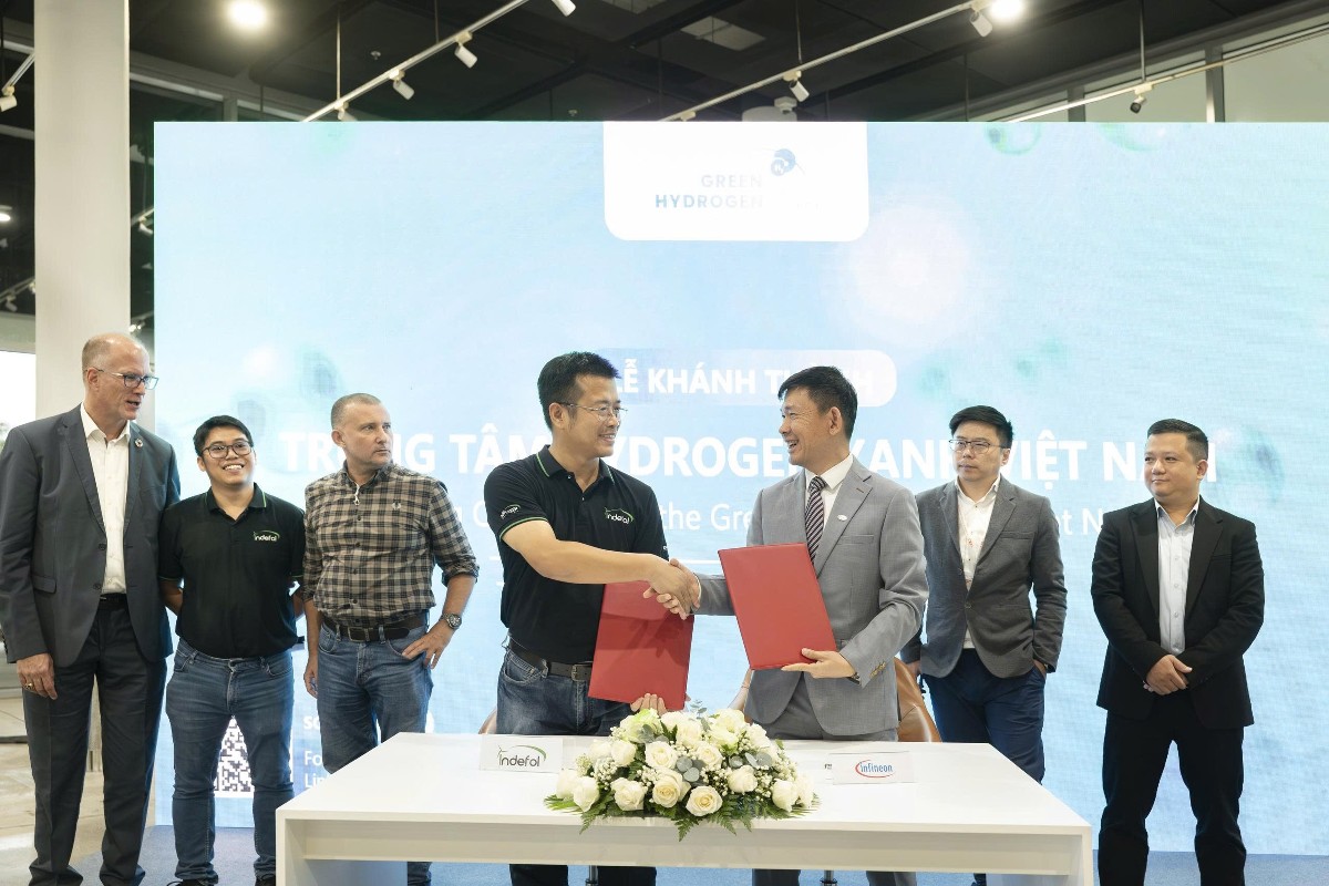 Indefol và Infineon ký kết Biên bản ghi nhớ (MOU) hợp tác tích hợp công nghệ điện tử công suất vào phát triển hệ thống điện phân - Ảnh: GIZ Việt Nam.