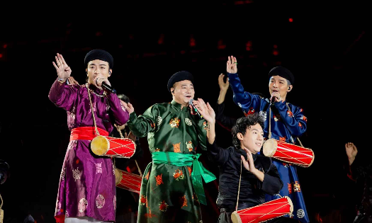 Ảnh: Anh trai vượt ngàn chông gai