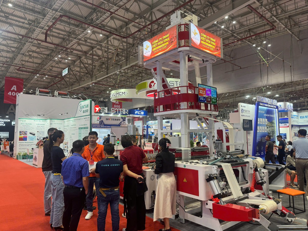 VietnamPlas 2026 giới thiệu đến doanh nghiệp Việt Nam và đối tác máy móc gia công nhựa và cao su, nguyên liệu, công nghệ tái chế, tự động hóa và các giải pháp sản xuất thông minh. Ảnh: Hoài Niệm