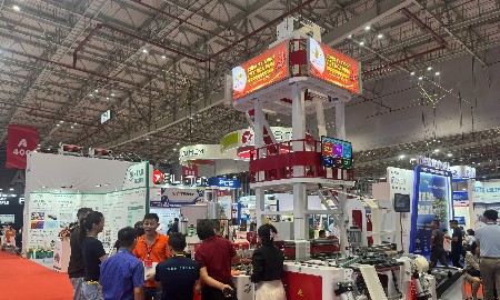 VietnamPlas 2026 giới thiệu đến doanh nghiệp Việt Nam và đối tác máy móc gia công nhựa và cao su, nguyên liệu, công nghệ tái chế, tự động hóa và các giải pháp sản xuất thông minh. Ảnh: Hoài Niệm