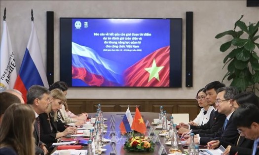 Chairman of the Central Commission for Policy and Strategy Nguyen Thanh Nghi, meets with leaders of Russian Presidential Academy of National Economy and Public Administration. (Photo: VNA)