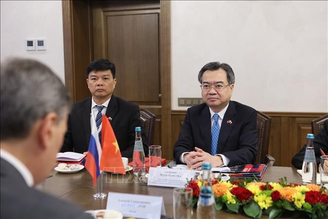 Trưởng Ban Chính sách, chiến lược Trung ương Nguyễn Thanh Nghị tại cuộc làm việc với lãnh đạo Học viện Tổng thống Liên bang Nga. Ảnh: Văn Hiếu -TTXVN