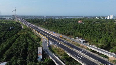 Six-lane expansion considered for My Thuan - Can Tho Expressway
