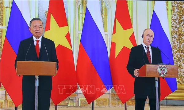 Tổng Bí thư, Chủ tịch nước Tô Lâm và Tổng thống Vladimir Putin khai trương Phòng xét nghiệm phòng, chống dịch bệnh
