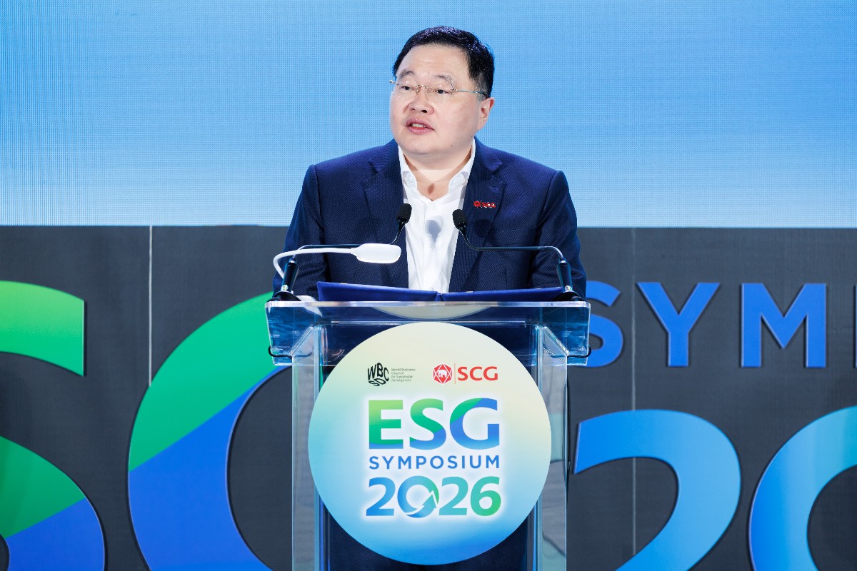 Ông Thammasak Sethaudom, Chủ tịch kiêm Giám đốc điều hành SCG, phát biểu tại ESG Symposium 2026 về định hướng thúc đẩy chuyển đổi xanh và phát triển bền vững trong khu vực ASEAN.