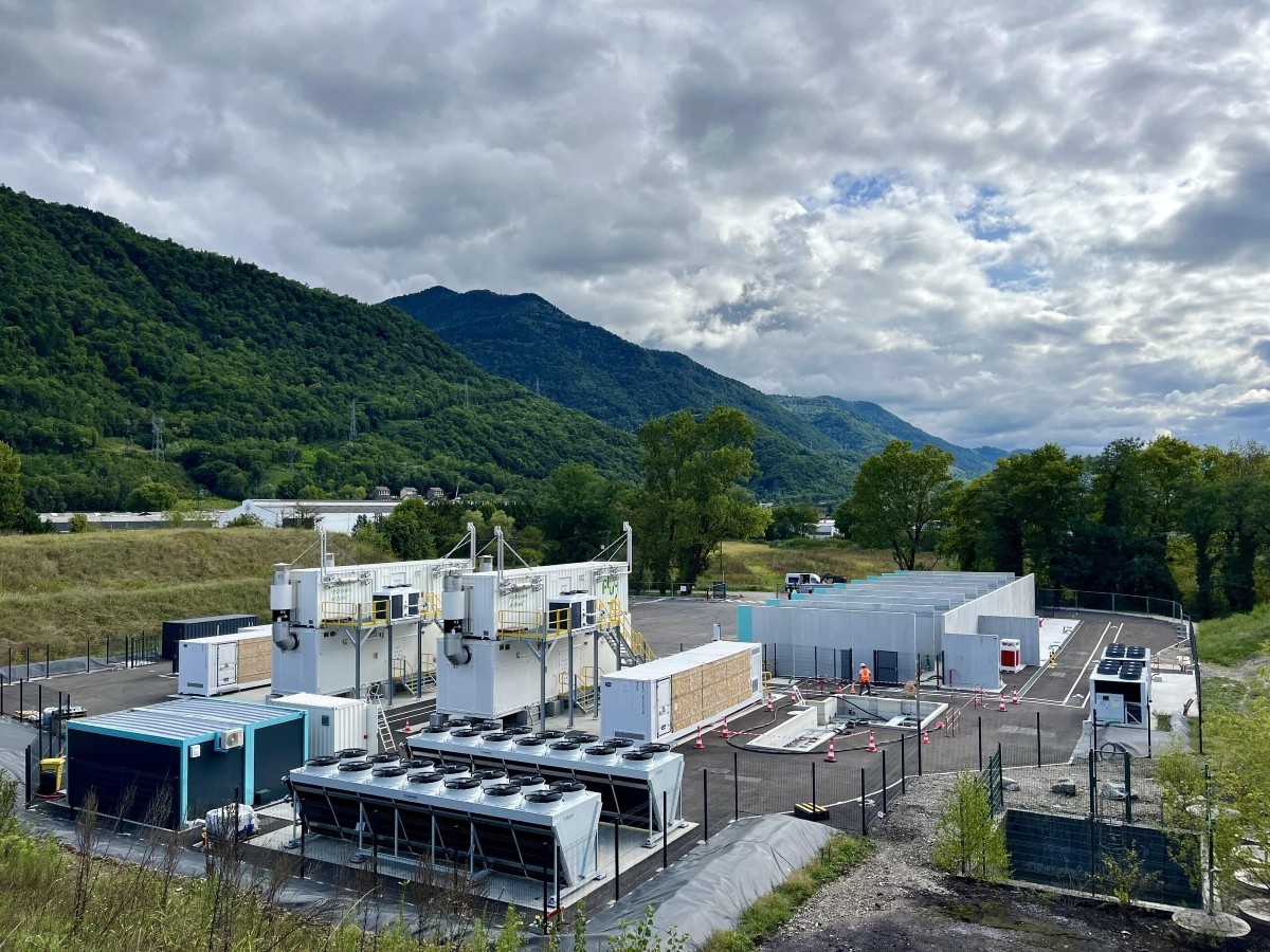 Một nhà máy sản xuất hydrogen bằng công nghệ điện phân tại Pháp. Hydrogen carbon thấp đang được Pháp đặt trong chiến lược khử carbon công nghiệp và xây dựng chuỗi giá trị công nghiệp mới. Nguồn: Lhyfe/Direction générale des Entreprises (DGE).