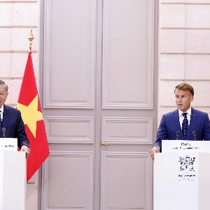 Tổng Bí thư, Chủ tịch nước Tô Lâm và Tổng thống Pháp Emmanuel Macron gặp gỡ báo chí. Ảnh: Thống Nhất/TTXVN