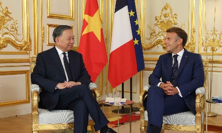 Tổng Bí thư, Chủ tịch nước Tô Lâm và Tổng thống Pháp Emmanuel Macron hội đàm. Ảnh: TTXVN.