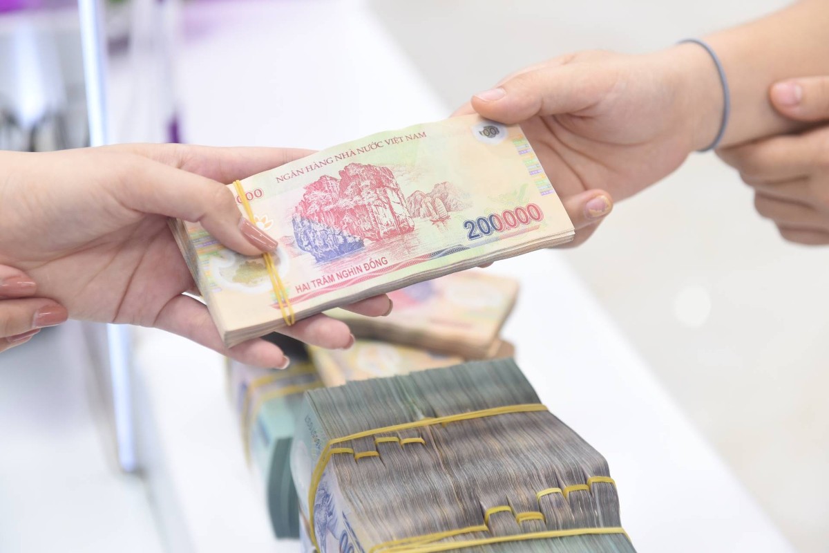 NHNN yêu cầu giảm lãi suất, siết kiểm soát rủi ro tín dụng và cảnh báo giảm hạn mức tín dụng với ngân hàng vi phạm. (Ảnh: PL)