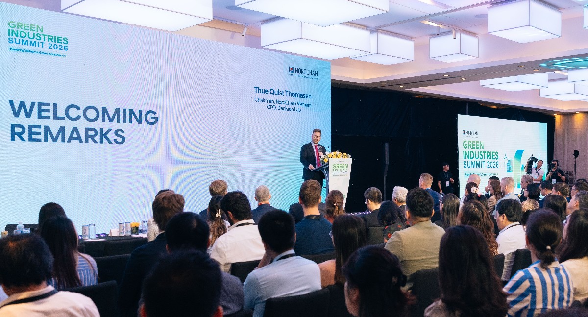 Ông Thue Quist Thomasen, Chủ tịch NordCham Việt Nam, chia sẻ tại ội nghị Công nghiệp Xanh 2026. Ảnh: NordCham