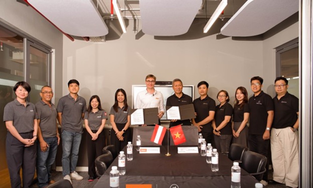 Đại diện Blum Việt Nam và Nội thất Trường Thắng tại buổi Lễ ký kết MOU. Nguồn: Blum Việt Nam.