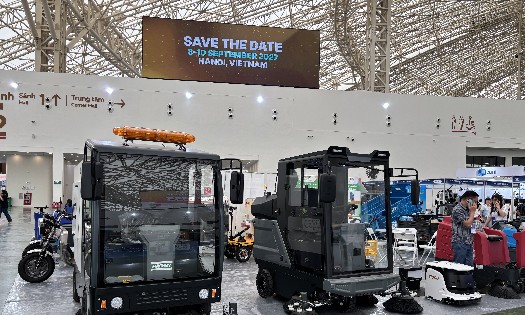 Businesses brought various modern machinery and equipment to exhibit at the International Manufacturing Congress (IMC 2026), held at the Vietnam Exhibition Center (VEC). Photo: Hoang An