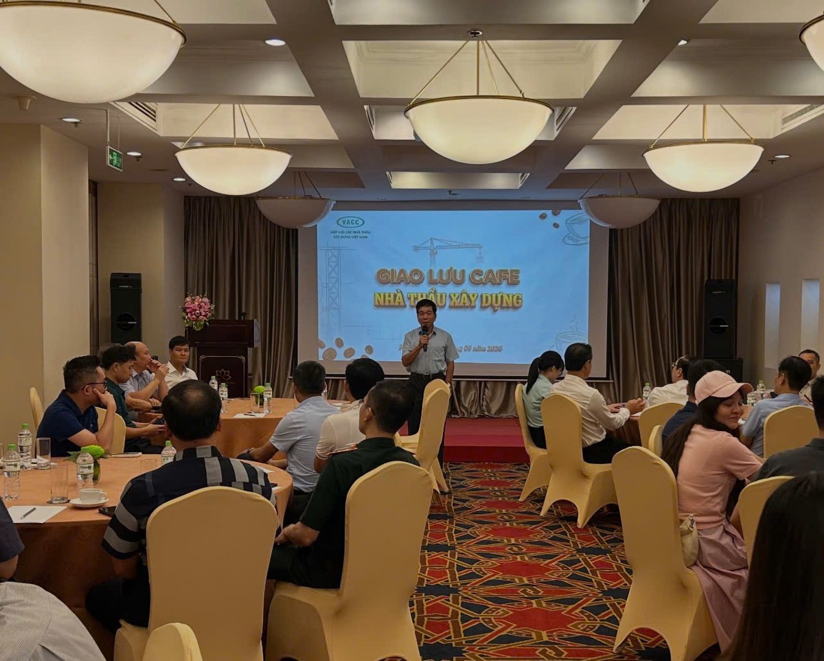 Buổi giao lưu “Cà phê nhà thầu xây dựng” do Hiệp hội các Nhà thầu xây dựng Việt Nam tổ chức. Ảnh: Thanh Xuân