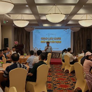 Buổi giao lưu “Cà phê nhà thầu xây dựng” do Hiệp hội các Nhà thầu xây dựng Việt Nam tổ chức. Ảnh: Thanh Xuân