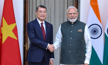 Thủ tướng Lê Minh Hưng và Thủ tướng Ấn Độ Narendra Modi chụp ảnh chung trước hội đàm - Ảnh: chinhphu.vn/Nhật Bắc