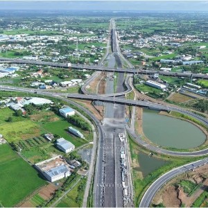 Nút giao Mỹ Yên trên cao tốc Bến Lức - Long Thành (tỉnh Long An cũ, nay là xã Mỹ Yên, tỉnh Tây Ninh) - tuyến giao thông kết nối trực tiếp với cao tốc TP.HCM - Trung Lương và kết nối gián tiếp với tuyến quốc lộ N2 qua hệ thống giao thông liên vùng và vành đai. Ảnh: Thuận Văn
