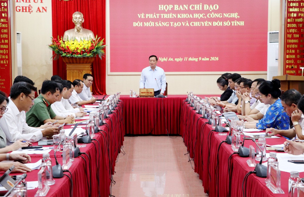Ban Chỉ đạo về phát triển khoa học, công nghệ, đổi mới sáng tạo và chuyển đổi số tỉnh Nghệ An vừa tổ chức cuộc họp triển khai nhiệm vụ thời gian tới. Ảnh: Phan Quỳnh