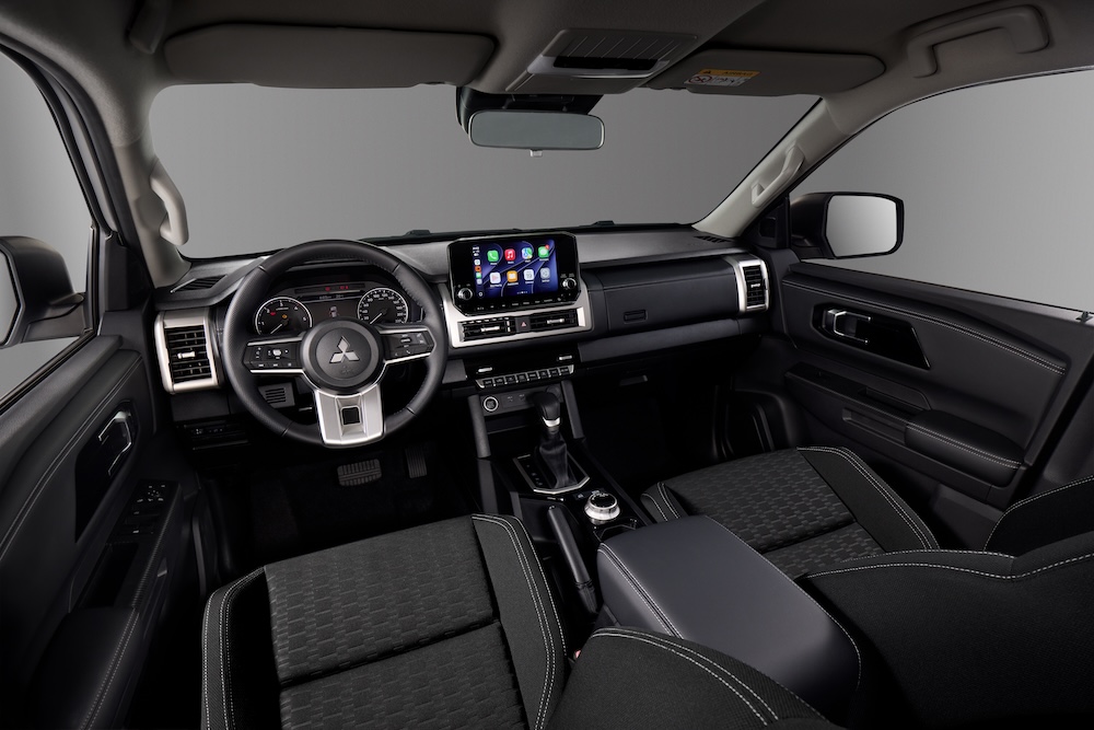 Khoang nội thất của&nbsp;Triton 4WD AT Premium.