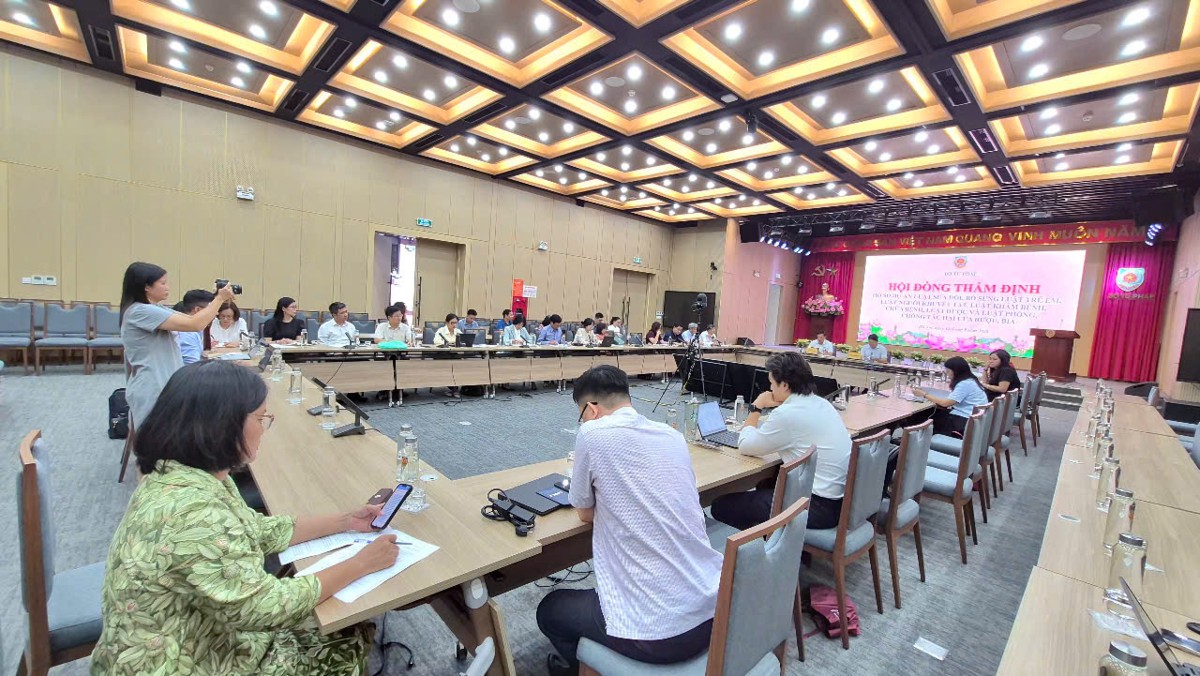 Quang cảnh buổi thẩm định. Ảnh: Như Nguyệt.