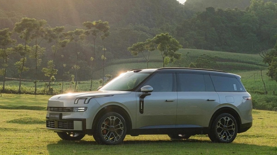 MẫuLynk & Co 900 thuộc phân khúc SUV cao cấp cỡ lớn, sở hữu đa dạng trang bị và tiện nghi.