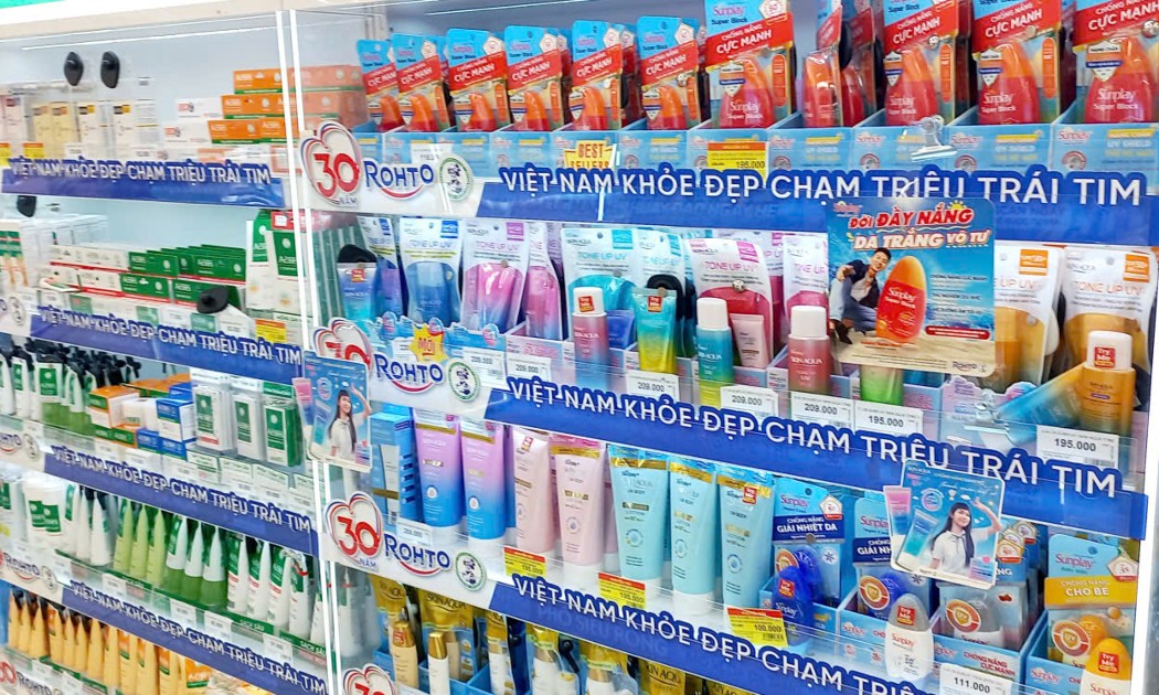 Mỹ phẩm bày bán trên thị trường. Ảnh: Thu Hằng.