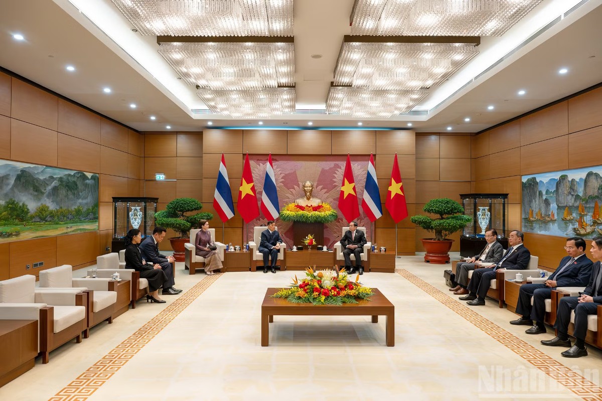 Chủ tịch Quốc hội Trần Thanh Mẫn hội kiến Nhà vua Vương quốc Thái Lan Maha Vajiralongkorn Phra Vajiraklaochaoyuhua và Hoàng hậu Suthida Bajrasudhabimalalakshana. Ảnh: Nhân Dân