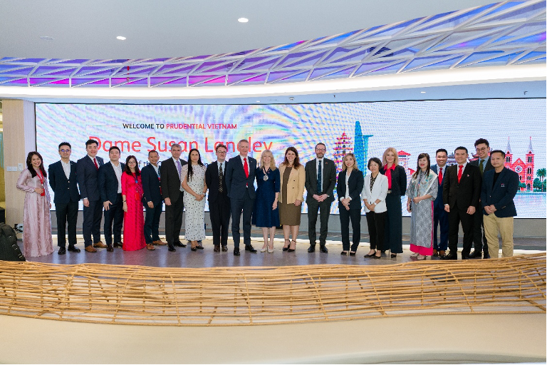 Dame Susan Langley, Lady Mayor of the City of London, visits Prudential Vietnam.
