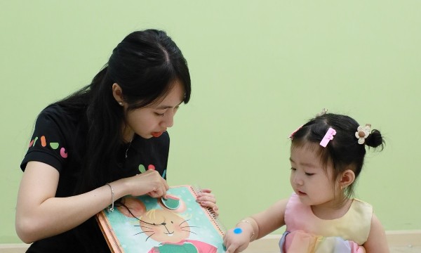Đầu tư tiếng Anh cho trẻ: Không chỉ là câu chuyện học sớm