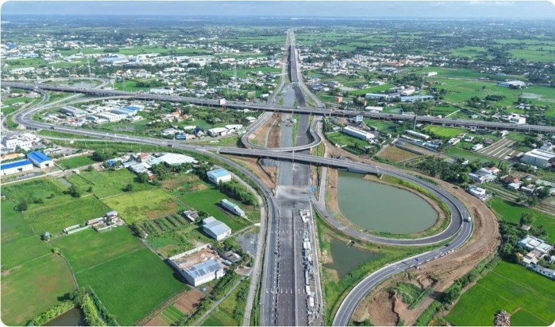Tay Ninh launches four key transport projects to connect economic zones