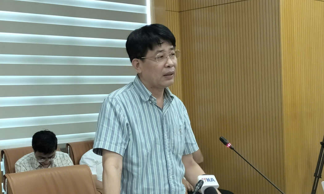 Ông Mai Văn Phấn, Phó Cục trưởng Cục Quản lý đất đai chia sẻ thông tin về triển khai giấy chứng nhận điện tử. Ảnh: Nhĩ Anh