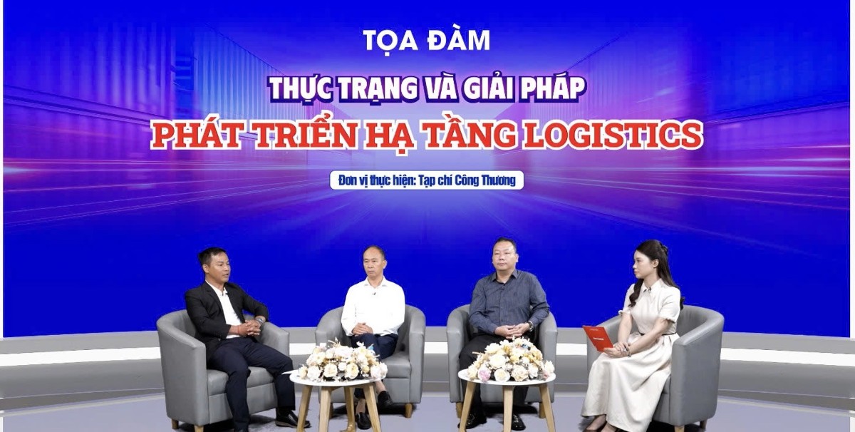 Các diễn giả tại tọa đàm. Ảnh: TCCT.
