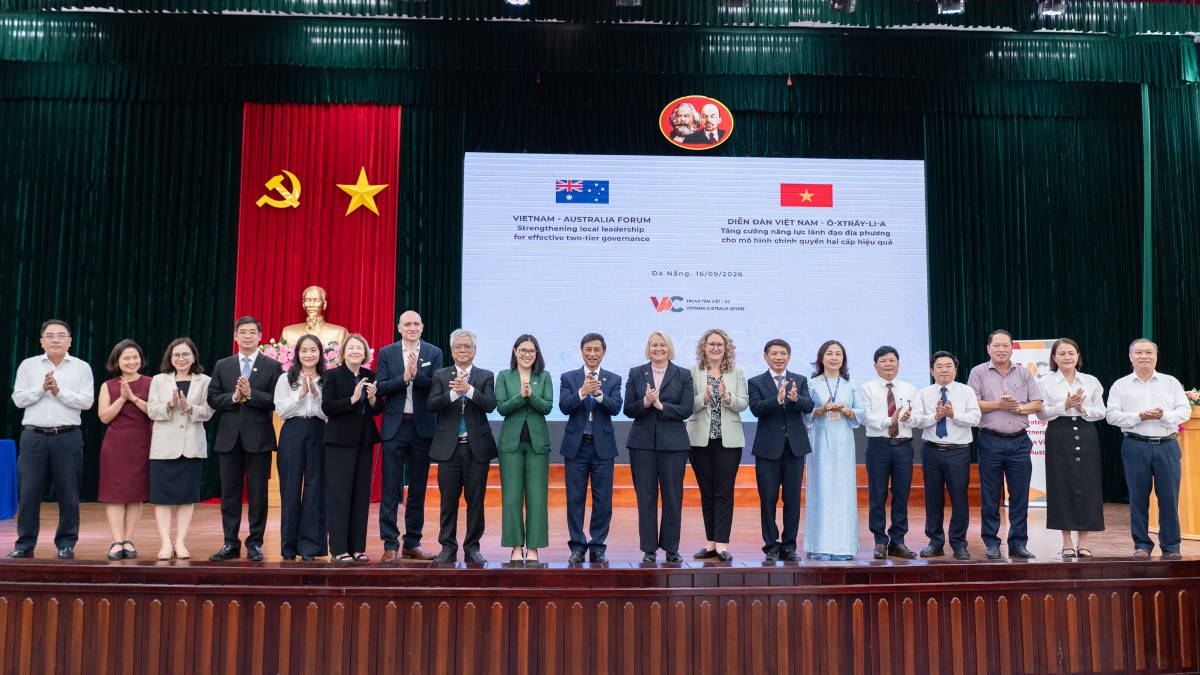 Các đại biểu chụp ảnh lưu niệm. Ảnh: Đại sứ quán Australia cung cấp.