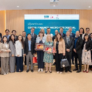 Đại học Kinh tế TP. Hồ Chí Minh đón tiếp bà Dame Susan Langley, Thị trưởng Khu Tài chính London kiêm Hiệu trưởng City St George’s, University of London - cùng đoàn đại biểu cấp cao từ Vương quốc Anh ngày 15/09. Ảnh: UEH
