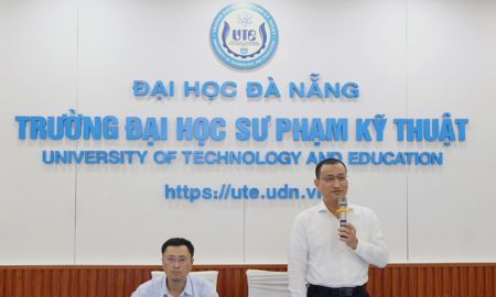 Lãnh đạo Trung tâm Hỗ trợ khởi nghiệp đổi mới sáng tạo Đà Nẵng phối hợp với Trường Đại học Sư phạm Kỹ thuật, đồng chủ trì hội thảo. Ảnh TT Hỗ trợ KNĐMST Đà Nẵng.