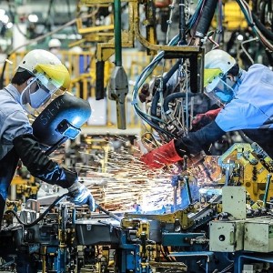 Ảnh minh hoạ: Hướng tới mục tiêu năm 2030, ngành sản xuất Việt Nam cần sớm xây dựng những nền tảng thiết thực như năng lượng sạch, hạ tầng số chung, sự liên kết giữa các doanh nghiệp