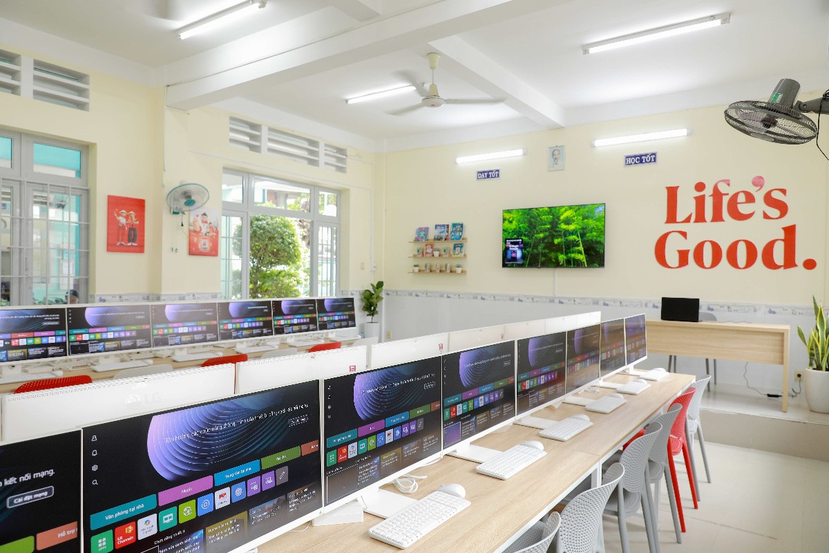 Không gian mới của nhà trường được trang bị 32 màn hình thông minh LG Smart Monitor 27 inch. Nguồn: LG Electronics Việt Nam.