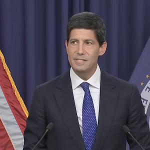 Chủ tịch Fed Kevin Warsh tại cuộc họp báo ngày 16/9 - Ảnh chụp màn hình.