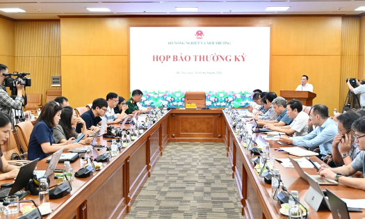 The Ministry of Agriculture and Environment holds a press briefing on September 16, updating the country’s production situation in the first eight months of 2026. (Photo: Chu Khoi)