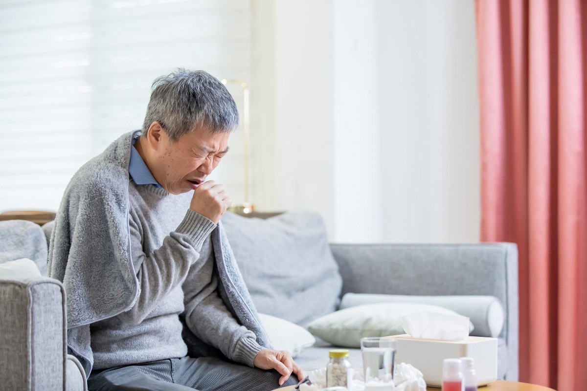 RSV là một trong những tác nhân đáng lưu ý ở người cao tuổi. Ảnh: Alysun