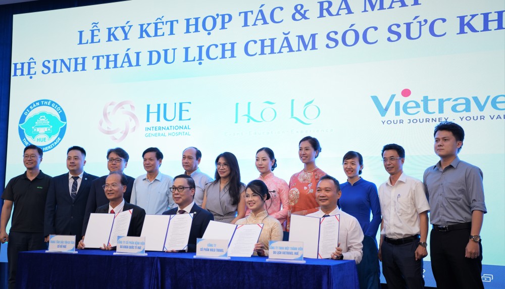 Lễ ký kết Bản Ghi nhớ hợp tác & ra mắt hệ sinh thái du lịch chăm sóc sức khoẻ. Ảnh: UBND TP Huế