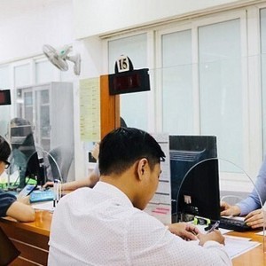 Chính sách bảo hiểm thất nghiệp đang được triển khai theo hướng tăng tư vấn, giới thiệu việc làm và hỗ trợ đào tạo kỹ năng, giúp người lao động rút ngắn thời gian thất nghiệp và sớm trở lại thị trường lao động.Ảnh: Minh Hiếu