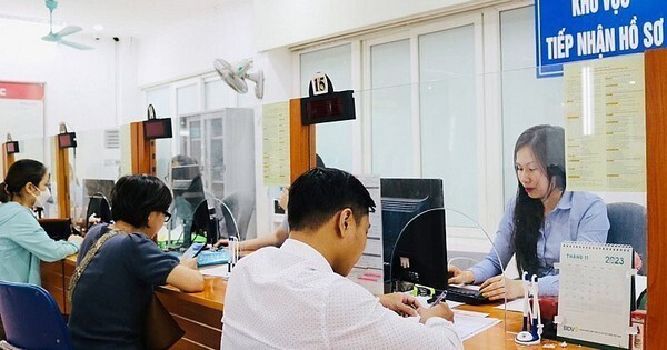 Chính sách bảo hiểm thất nghiệp đang được triển khai theo hướng tăng tư vấn, giới thiệu việc làm và hỗ trợ đào tạo kỹ năng, giúp người lao động rút ngắn thời gian thất nghiệp và sớm trở lại thị trường lao động.Ảnh: Minh Hiếu