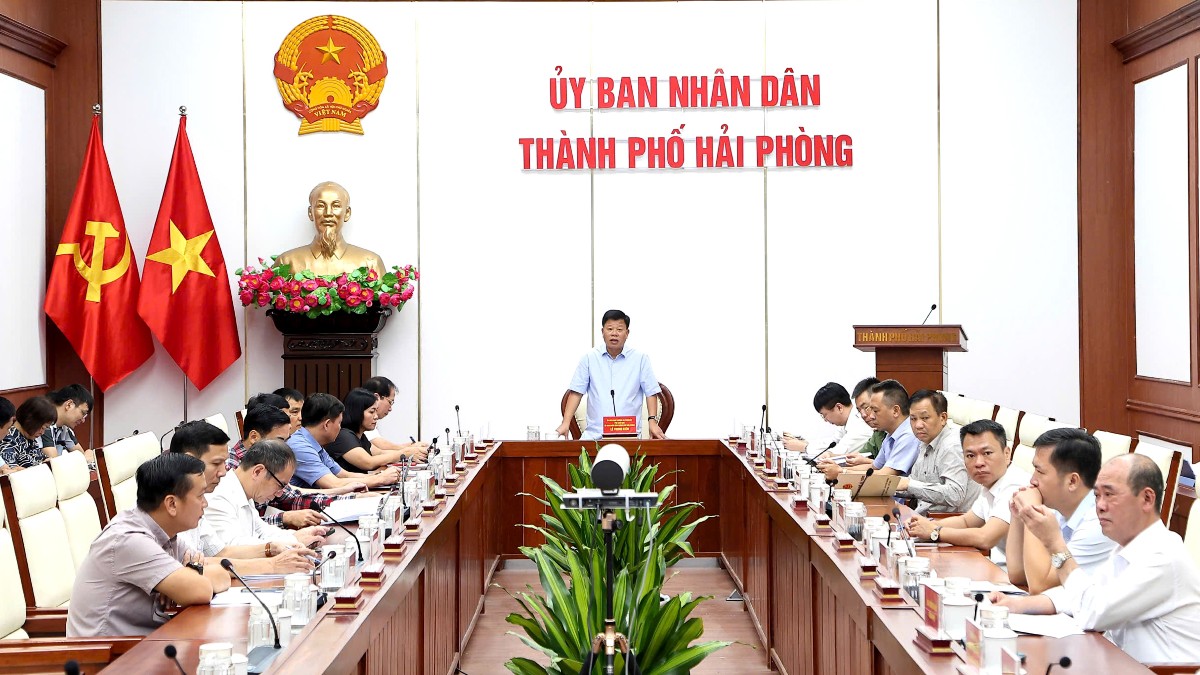 Phó Chủ tịch UBND TP. Hải Phòng Lê Trung Kiên yêu cầu các sở ngành, địa phương chuyển từ "quản lý nhà nước" sang "phục vụ doanh nghiệp. Ảnh: NK