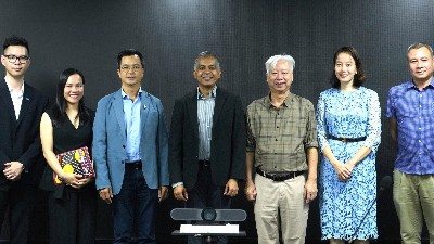 Intel, VnEconomy seek collaboration opportunities in media, AI, infrastructure