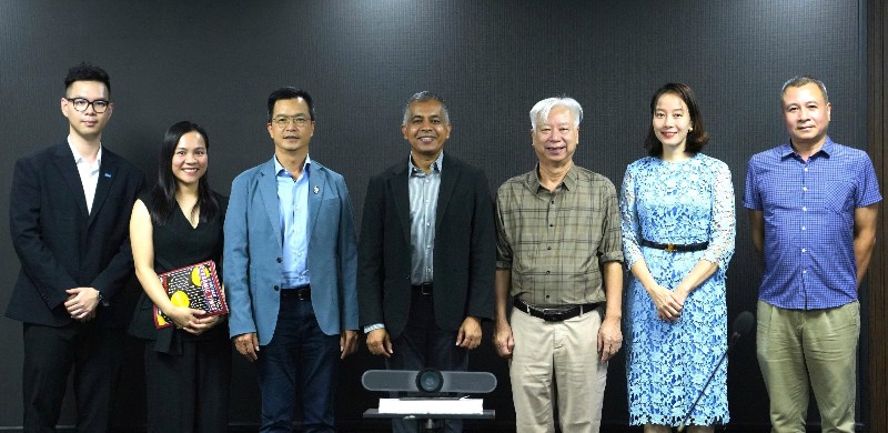 Intel, VnEconomy seek collaboration opportunities in media, AI, infrastructure