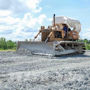 Hàng triệu m3 cát, đá vẫn chưa xác định được nguồn cung, trog khi nhiều dự án cao tốc tại ĐBSCL đang bước vào giai đoạn cần tăng tốc để hoàn thành theo kế hoạch. Ảnh: Thanh Liêm-TTXVN