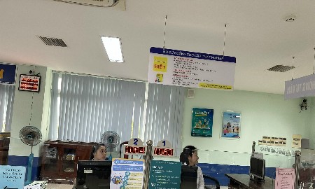 Quy định đặc thù về bảo hiểm thất nghiệp tại Luật Việc làm năm 2025 và Nghị định 374/2025/NĐ-CP đã mở đường tháo gỡ điểm nghẽn “chốt sổ” bảo hiểm, kịp thời chi trả trợ cấp cho người lao động tại doanh nghiệp giải thể, phá sản. Ảnh: Dũng Hiếu