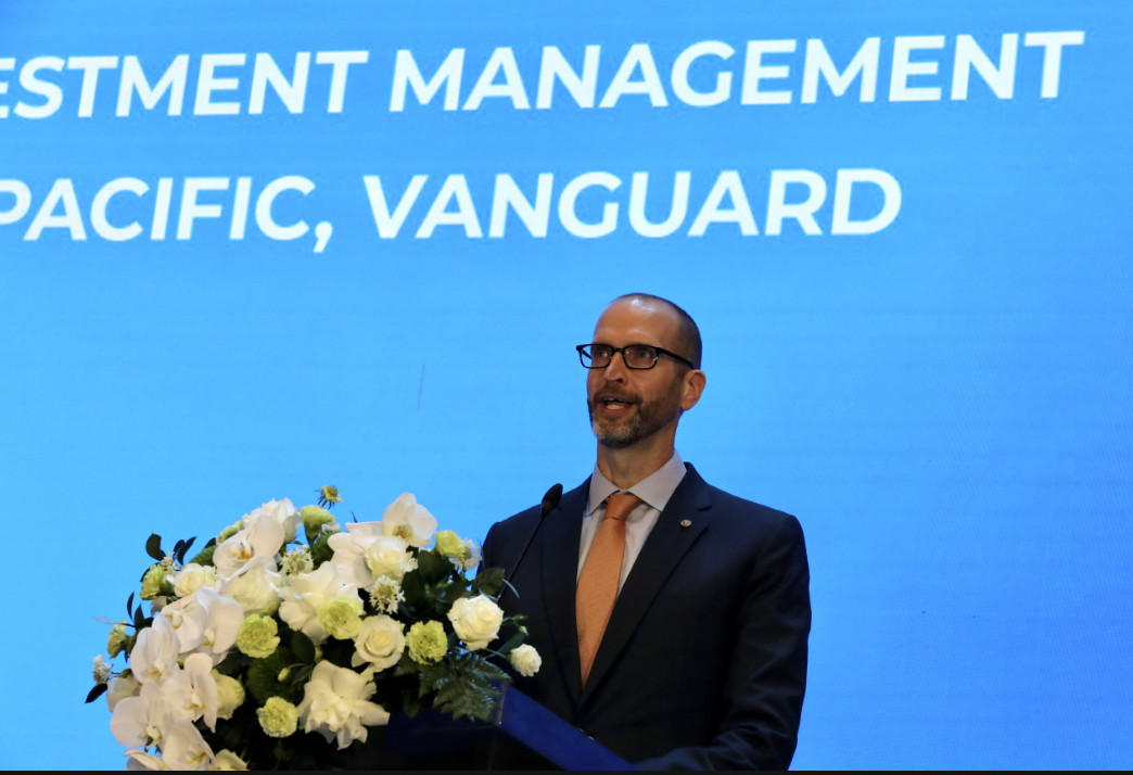 Ông Duncan Burns, Giám đốc phụ trách Quản lý đầu tư và cổ phiếu toàn cầu khu vực châu Á - Thái Bình Dương của Vanguard.