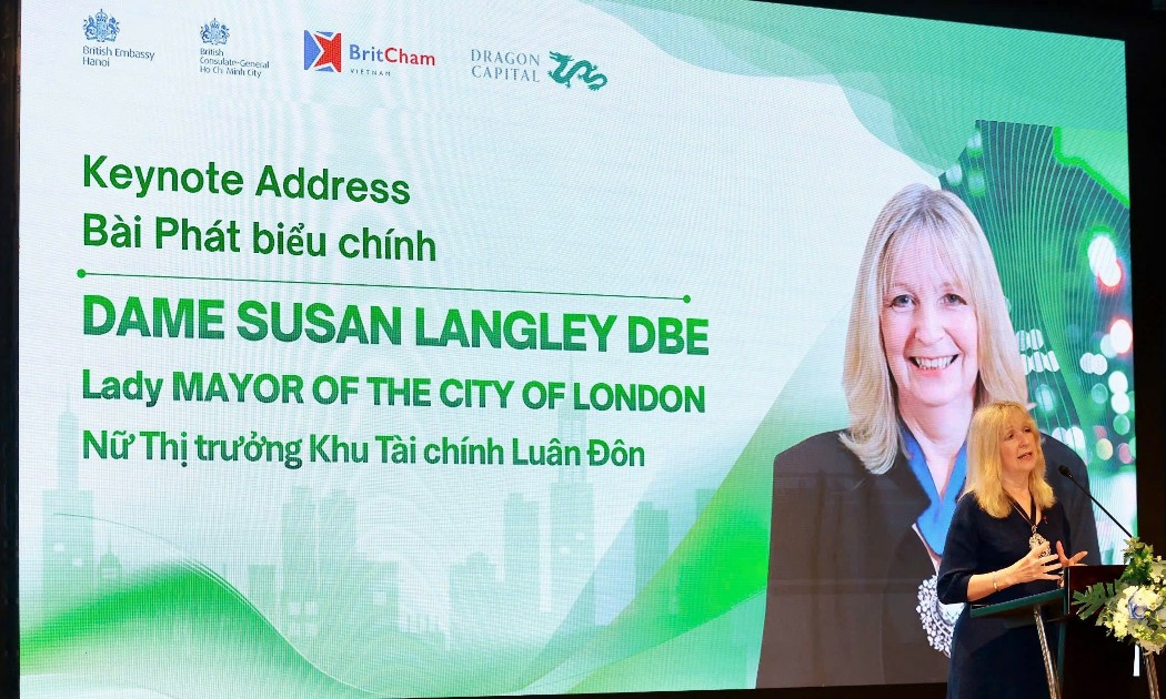 Bà Dame Susan Langley, Thị trưởng danh dự của Khu tài chính London, phát biểu tại Hội nghị cấp cao Anh - Việt Nam . Ảnh: Tổng lãnh sự Anh tại TP. Hồ Chí Minh