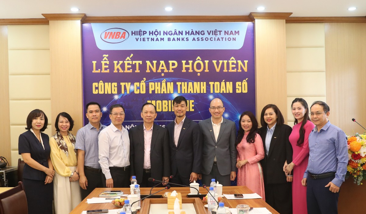 Đại diện VNBA và MDP chụp ảnh lưu niệm. Ảnh MDP.